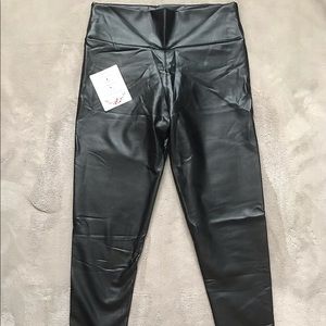 be envied FAUX LEATHER LEGGINGS - M